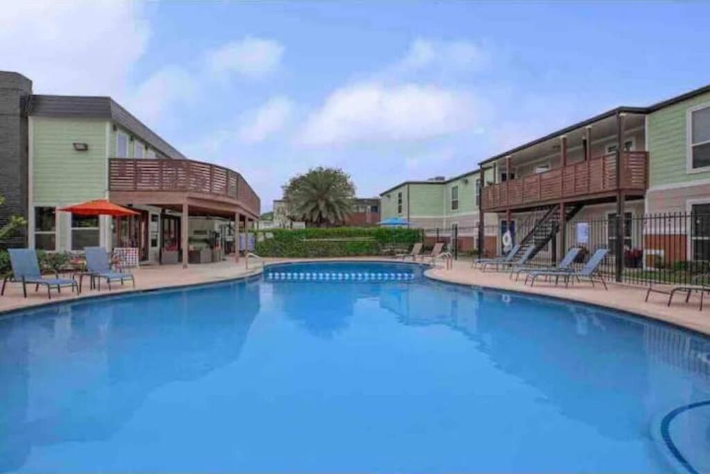 Beautiful/Spacious 2 Bedroom Houston Near Galleria Экстерьер фото