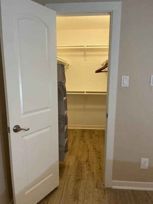 Beautiful/Spacious 2 Bedroom Houston Near Galleria Экстерьер фото