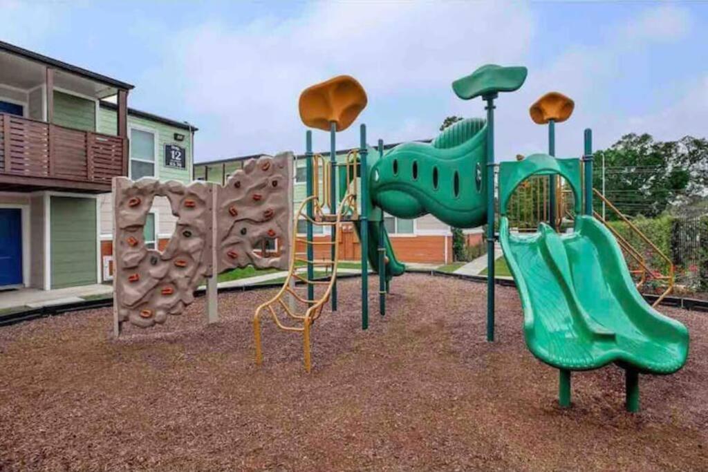 Beautiful/Spacious 2 Bedroom Houston Near Galleria Экстерьер фото